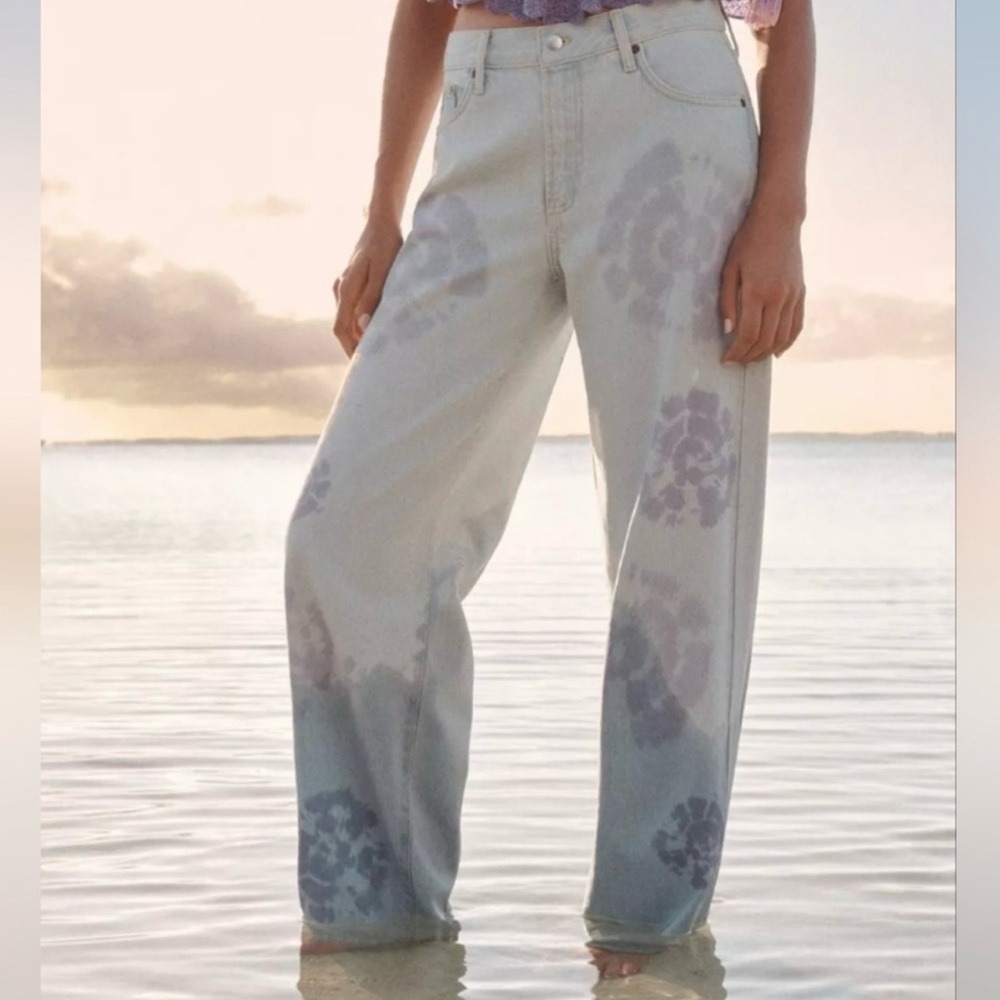 Women’s Anthropology Light Wash Jeans